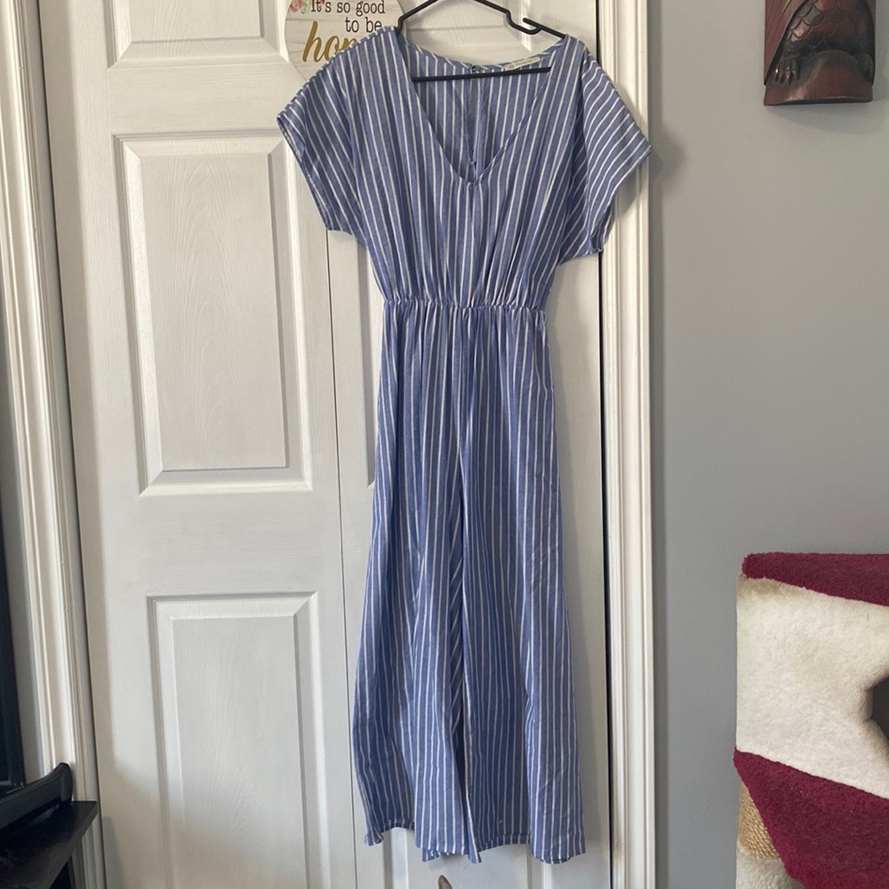 Blue/white pant suit